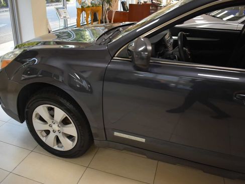 Used 2011 Subaru Outback 2.5i Premium w/ All-Weather Pkg AWD/4WD image 57