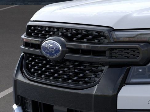New 2025 Ford Ranger Lariat w/ FX4 Off-Road Package image 18