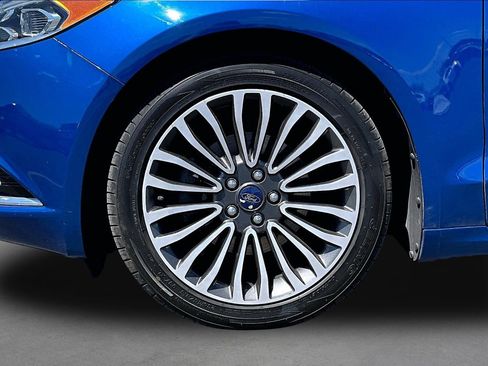 Used 2017 Ford Fusion SE w/ Fusion SE Technology Package FWD image 7