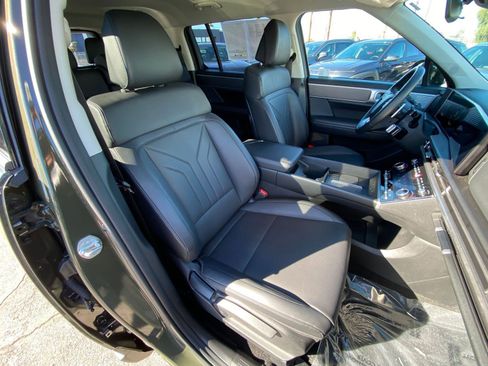 Used 2025 Hyundai Santa Fe SEL FWD image 39