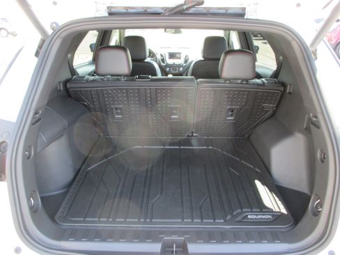 Used 2024 Chevrolet Equinox RS w/ LPO, Floor Liner Package FWD image 11