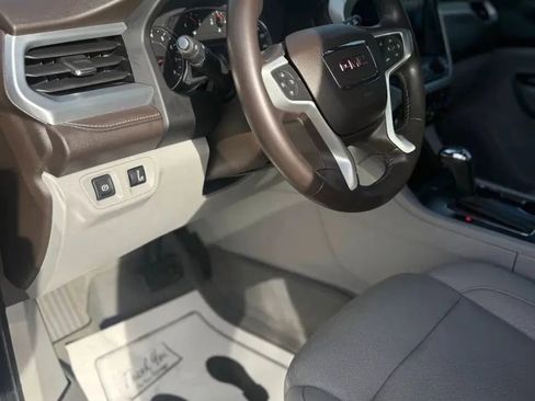 Used 2019 GMC Acadia SLT w/ LPO, Floor Liner Package FWD image 10