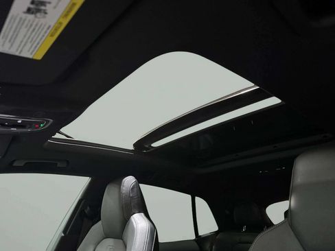 Used 2020 Audi SQ8 Premium Plus w/ Driver Assistance Package AWD/4WD image 16