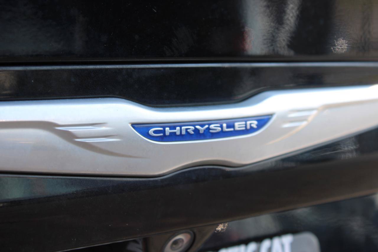 Used 2019 Chrysler Pacifica Limited FWD image 9