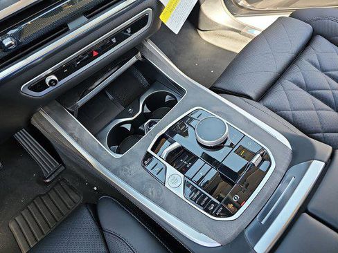 New 2026 BMW X7 xDrive40i w/ Premium Package image 27