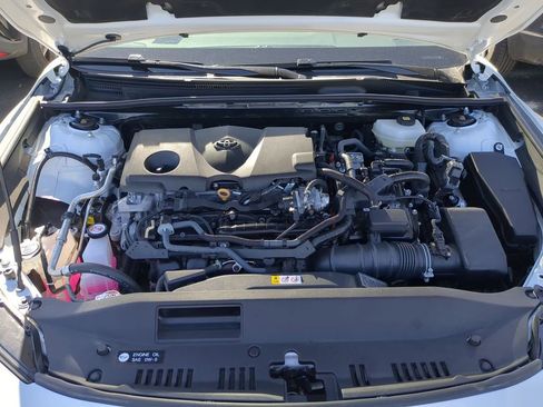 Used 2025 Toyota Camry SE image 33