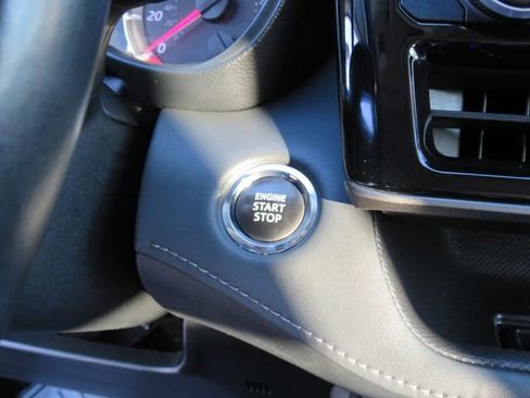 Certified 2022 Toyota Highlander LE image 29