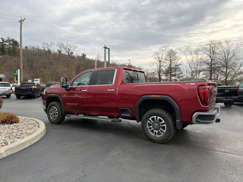 Certified 2022 GMC Sierra 2500 SLT w/ SLT Convenience Package image 8