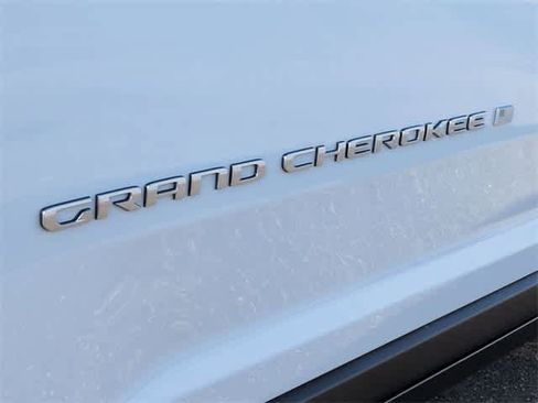 New 2025 Jeep Grand Cherokee Laredo X image 12