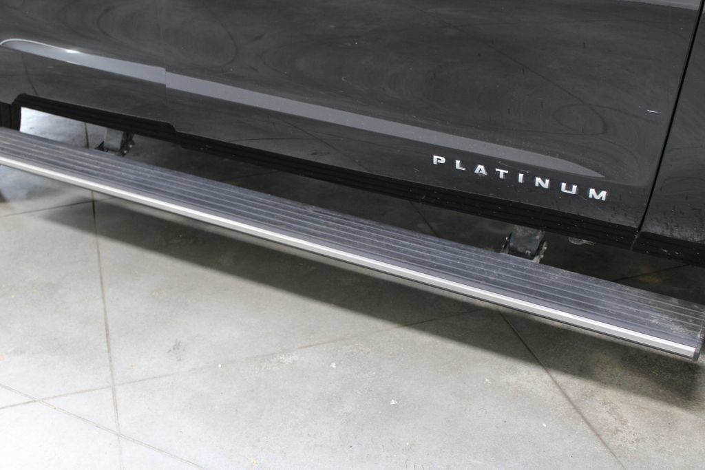 Used 2022 Ford Expedition Platinum AWD/4WD image 13