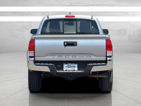Used 2016 Toyota Tacoma SR5 RWD image 6