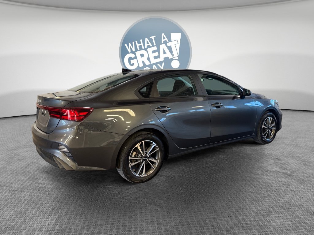 Certified 2023 Kia Forte LXS w/ LXS Technology Package FWD image 3