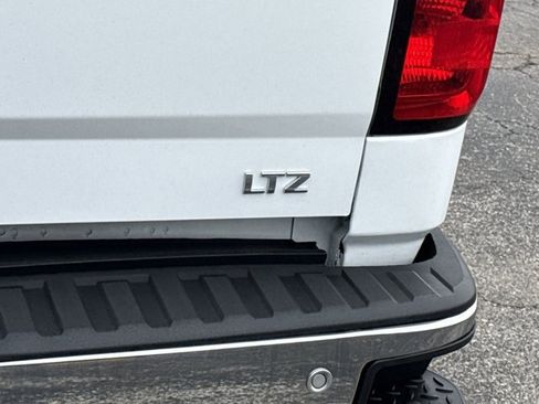 Used 2015 Chevrolet Silverado 2500 LTZ w/ LTZ Plus Package image 11