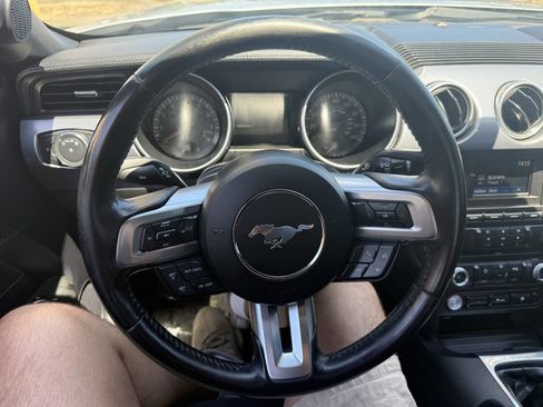 Used 2018 Ford Mustang GT RWD image 22