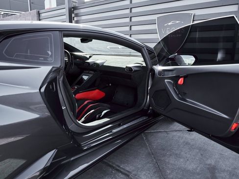 Used 2023 Lamborghini Huracan STO image 33