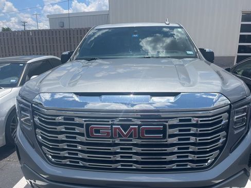 Used 2023 GMC Sierra 1500 Denali w/ Denali Reserve Package AWD/4WD image 2