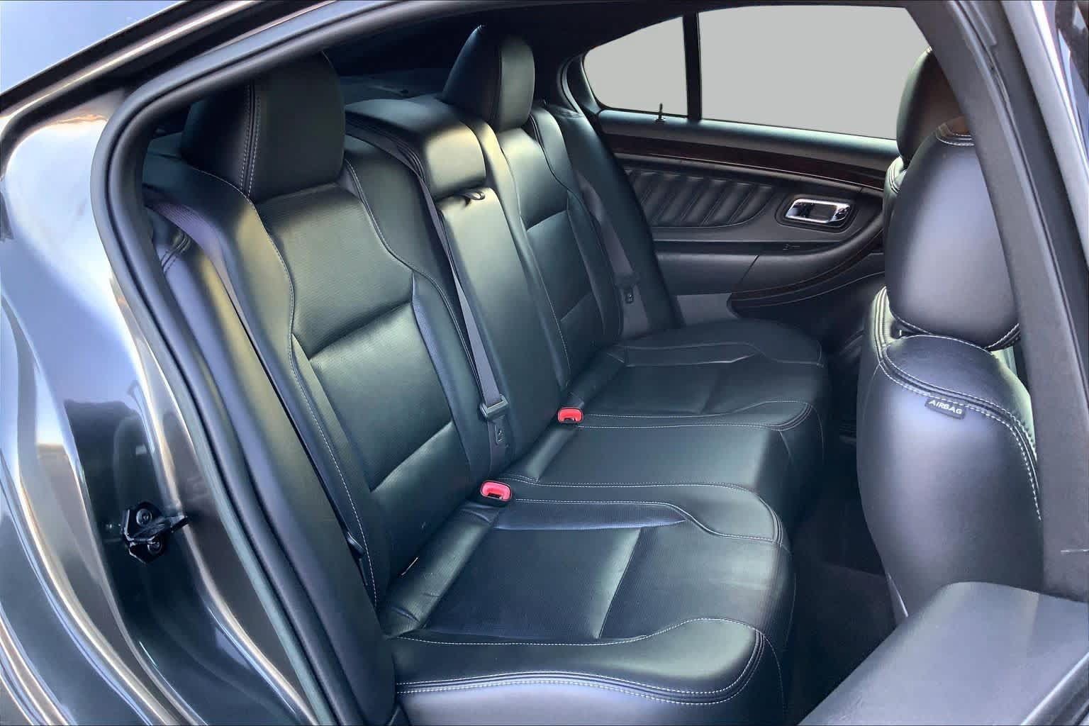 Used 2017 Ford Taurus Limited FWD image 18