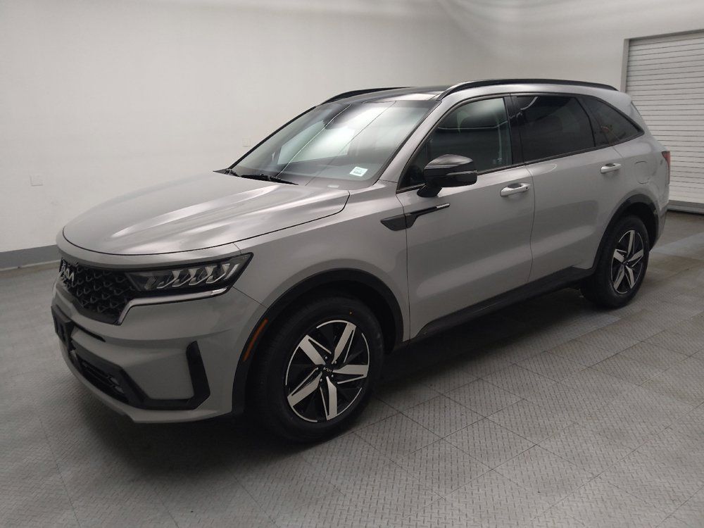 Used 2023 Kia Sorento EX w/ Panoramic Sunroof Package FWD image 2