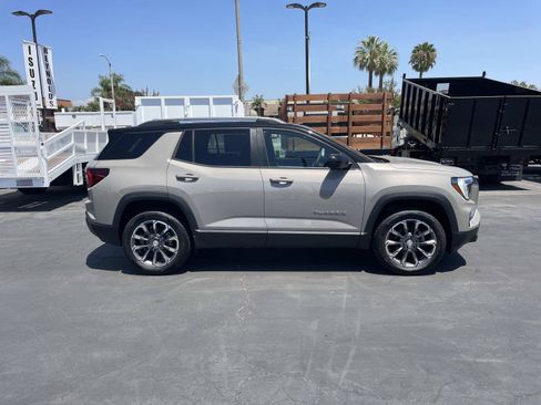 New 2026 GMC Terrain Elevation w/ Elevation Premium Package FWD image 4