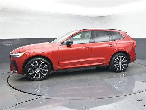 Used 2023 Volvo XC60 B5 Plus w/ Protection Package Premier image 4