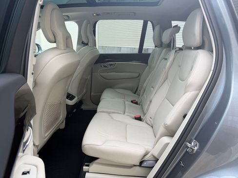 Used 2018 Volvo XC90 T6 Momentum w/ Convenience Package AWD/4WD image 25