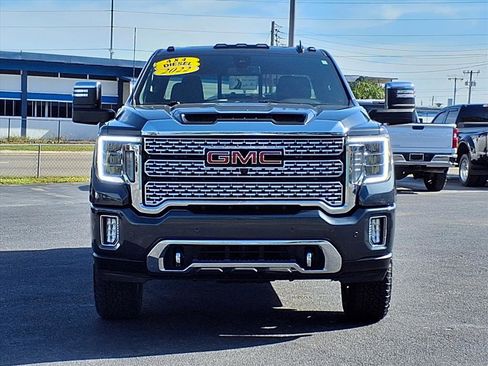 Used 2022 GMC Sierra 3500 Denali image 2