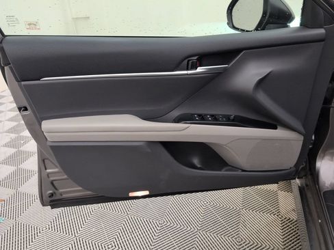 Used 2018 Toyota Camry LE FWD image 29