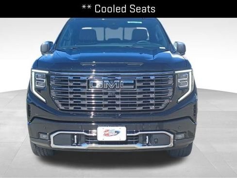 Used 2026 GMC Sierra 1500 Denali Ultimate w/ LPO, Black Badging Package AWD/4WD image 8