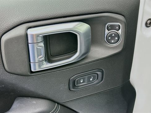 Used 2023 Jeep Wrangler Sahara image 15