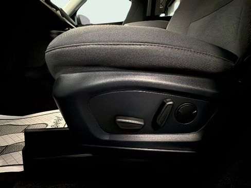 Certified 2025 Ford Explorer Active image 24