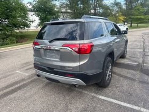 Used 2019 GMC Acadia SLT AWD/4WD image 3