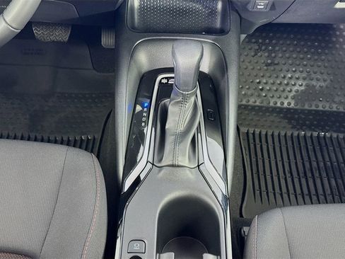 Used 2025 Toyota Corolla SE image 38