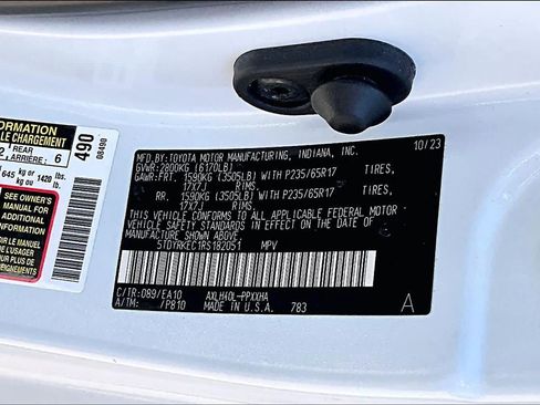 Used 2024 Toyota Sienna XLE FWD image 35