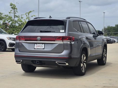 Used 2024 Volkswagen Atlas SE FWD image 4