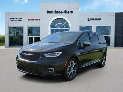 New 2026 Chrysler Pacifica Pinnacle w/ Trailer Tow Group image 2