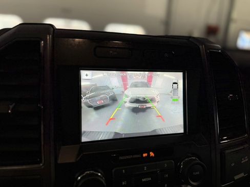 Used 2018 Ford F150 XLT w/ Equipment Group 302A Luxury image 19