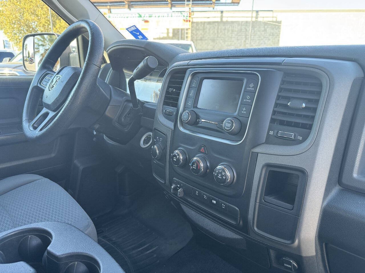 Used 2015 RAM 3500 Tradesman w/ Chrome Appearance Group AWD/4WD image 17