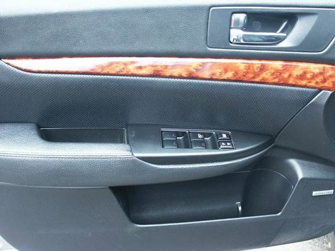 Used 2011 Subaru Outback 2.5i Limited w/ PWR Moonroof Pkg image 14