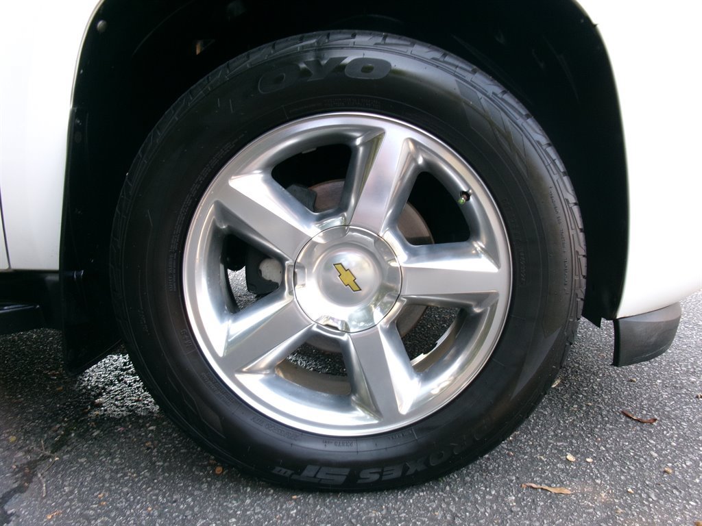 Used 2011 Chevrolet Avalanche LT RWD image 50
