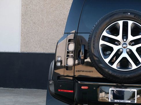 Used 2023 Land Rover Defender 110 X image 17