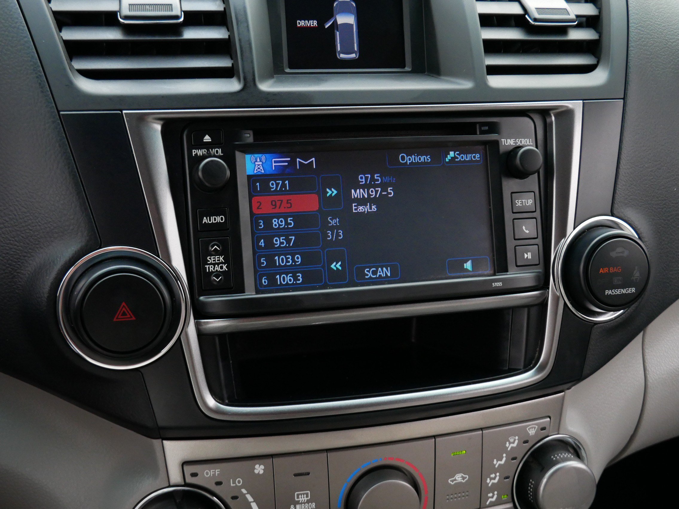 Used 2013 Toyota Highlander SE AWD/4WD image 22