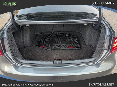 Used 2014 Volkswagen Jetta GLI FWD image 29
