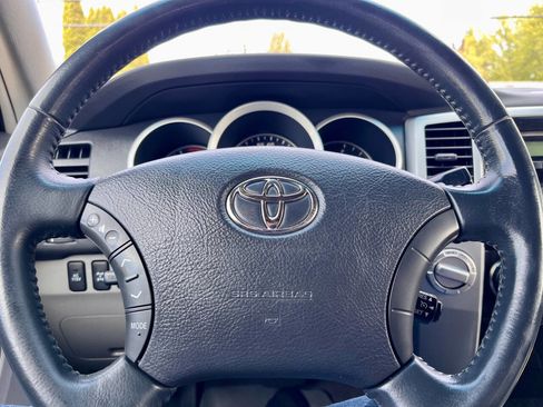 Used 2006 Toyota 4Runner Limited image 10