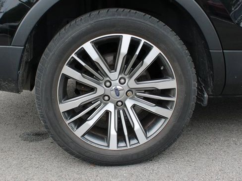 Used 2017 Ford Explorer Platinum image 46