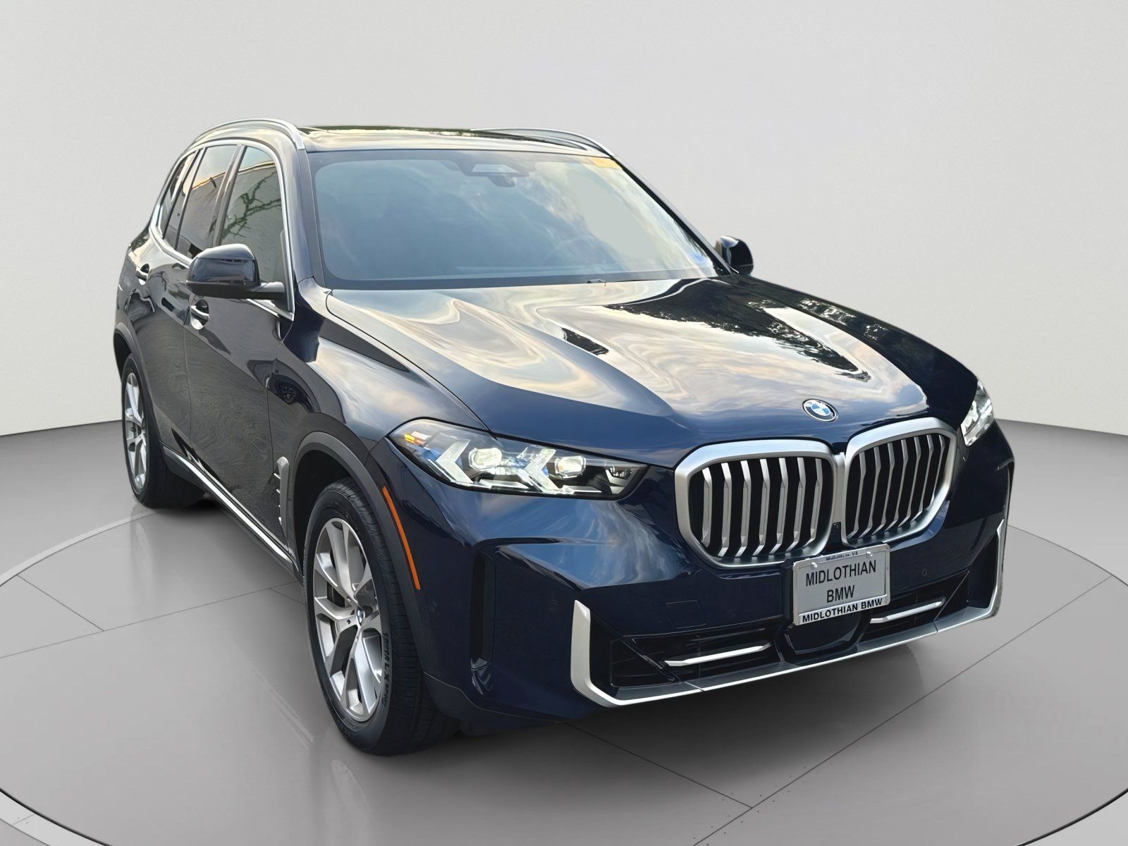 Used 2024 BMW X5 xDrive40i w/ Premium Package AWD/4WD image 2