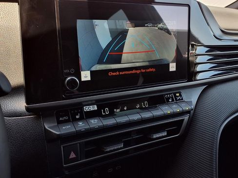 Certified 2025 Toyota Camry SE FWD image 9