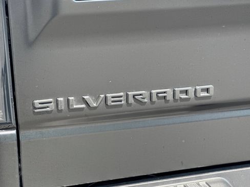 Used 2025 Chevrolet Silverado 1500 ZR2 w/ Technology Package AWD/4WD image 33