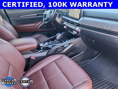 Used 2024 Kia Telluride EX w/ EX Captain's Chair Package image 17