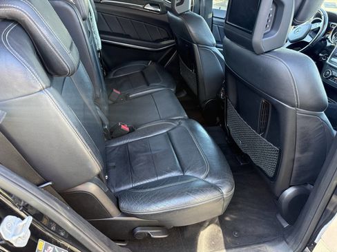 Used 2016 Mercedes-Benz GL 550 4MATIC image 16