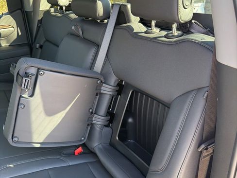 Used 2025 Chevrolet Silverado 1500 LT w/ Safety Package image 43